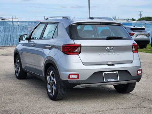 Used 2025 Hyundai Venue SEL FWD image 7
