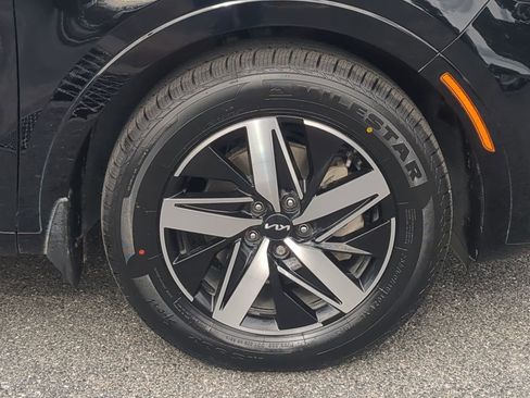 Used 2023 Kia Sorento S w/ Panoramic Sunroof Package image 10