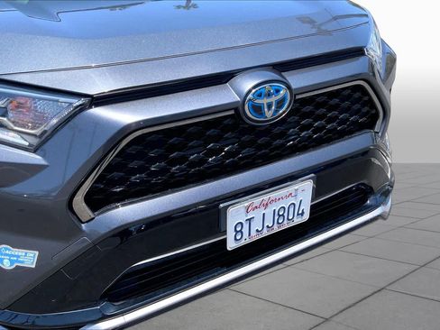 Used 2021 Toyota RAV4 SE w/ Weather & Moonroof Package AWD/4WD image 29