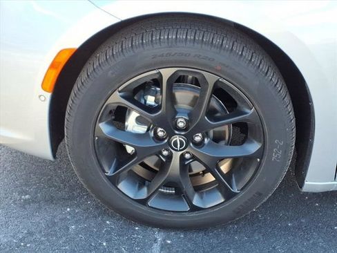 New 2026 Chrysler Pacifica Limited w/ S Appearance Package FWD image 22