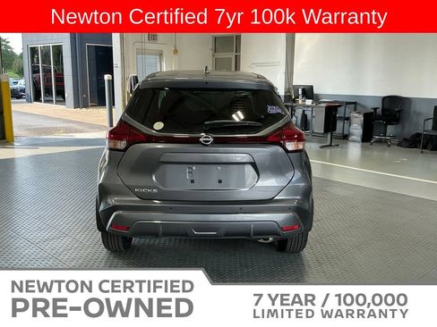 Used 2023 Nissan Kicks S FWD image 6