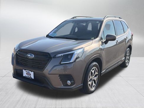 Certified 2022 Subaru Forester Premium w/ Popular Package #2 AWD/4WD image 3
