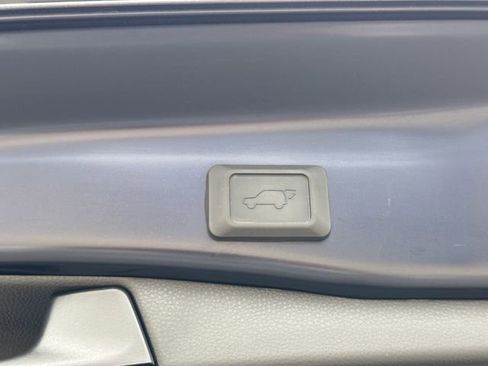 Used 2025 Toyota RAV4 XLE w/ Convenience Package image 31