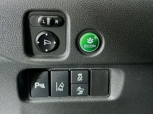 Used 2017 Honda Pilot Elite image 16