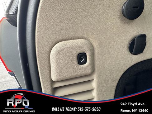 Used 2017 Jeep Grand Cherokee Limited image 32