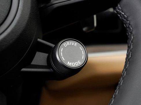 New 2026 Porsche Cayenne image 17