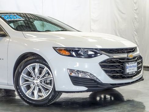 Used 2024 Chevrolet Malibu LT image 3