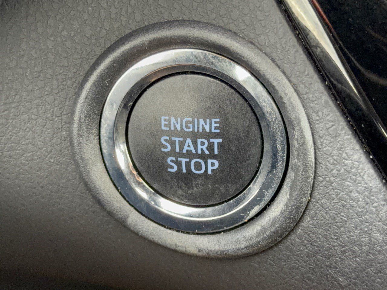 Used 2022 Toyota C-HR XLE FWD image 20