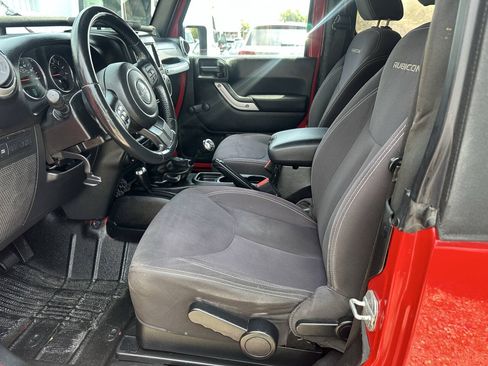 Used 2013 Jeep Wrangler Rubicon w/ Connectivity Group AWD/4WD image 11