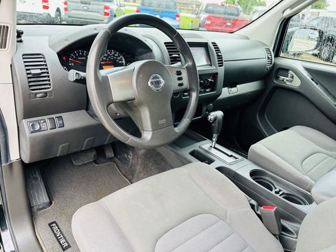 Used 2010 Nissan Frontier SE w/ Power Pkg RWD image 6