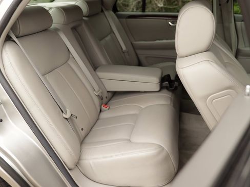 Used 2007 Cadillac DTS Luxury II image 33