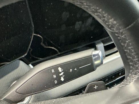 Used 2025 Chevrolet Equinox LT AWD/4WD image 16