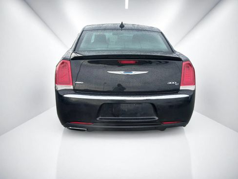 Used 2017 Chrysler 300 C AWD/4WD image 3