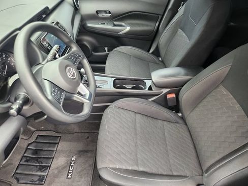 Used 2024 Nissan Kicks SV FWD image 13