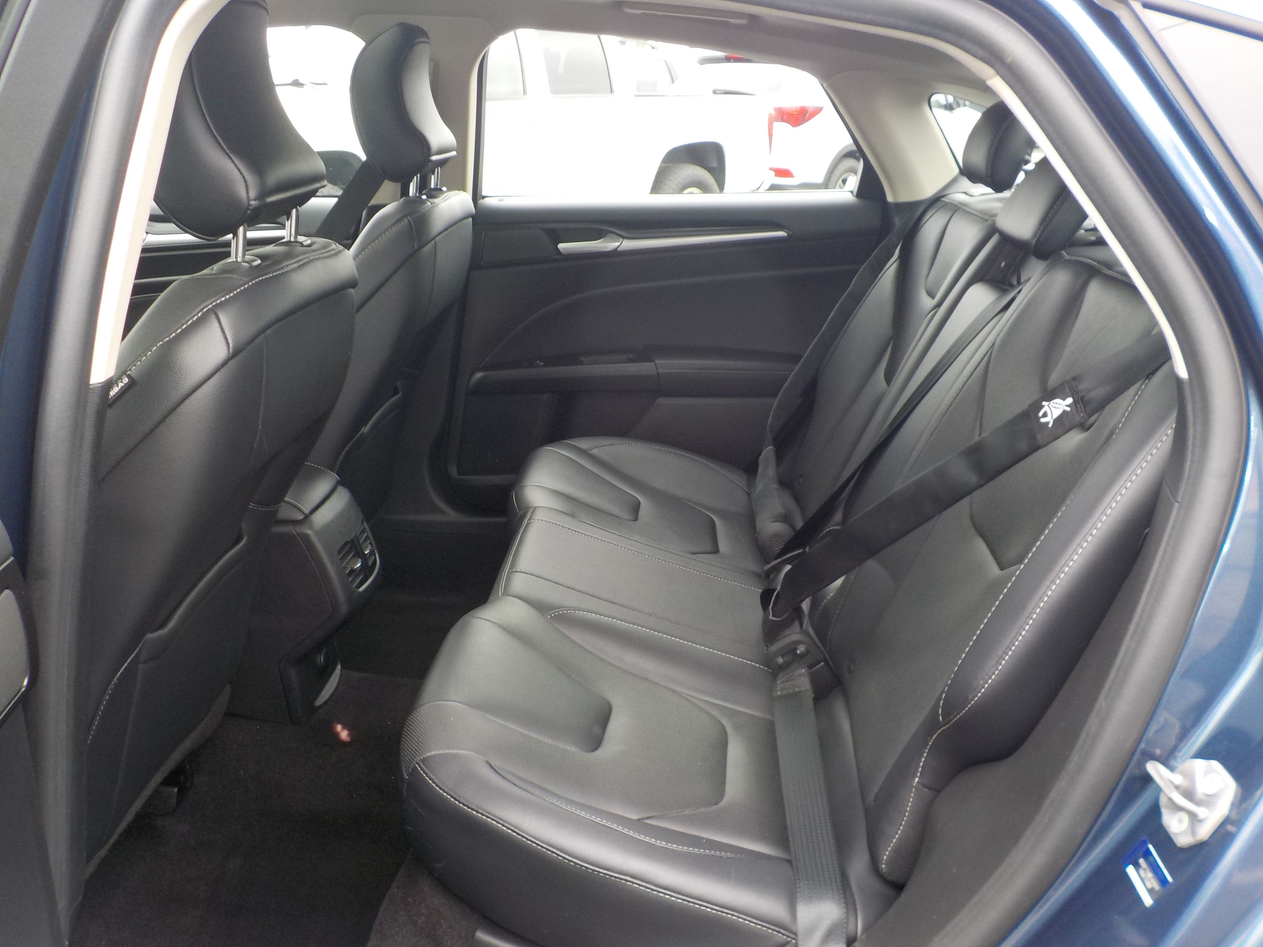 Used 2019 Ford Fusion Energi Titanium FWD image 15