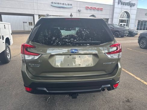 Used 2023 Subaru Forester Premium AWD/4WD image 6