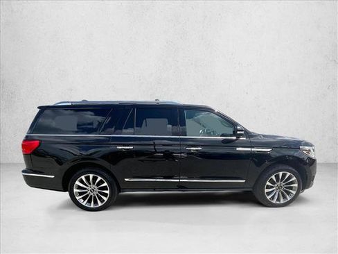 Used 2018 Lincoln Navigator L Select AWD/4WD image 5