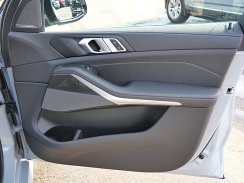 Used 2026 BMW X5 M60i AWD/4WD image 16