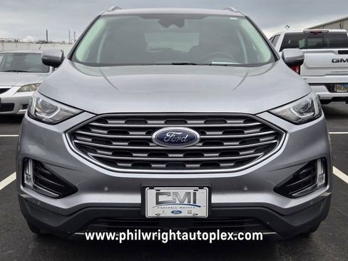 Used 2021 Ford Edge Titanium image 2