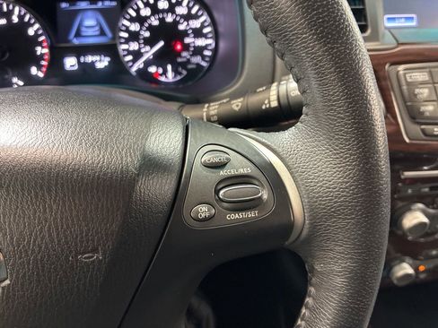 Used 2015 Nissan Pathfinder SL w/ SL Premium Package AWD/4WD image 32