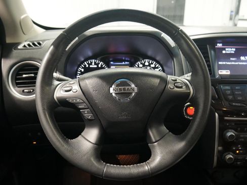 Used 2015 Nissan Pathfinder Platinum w/ Cargo Package image 21