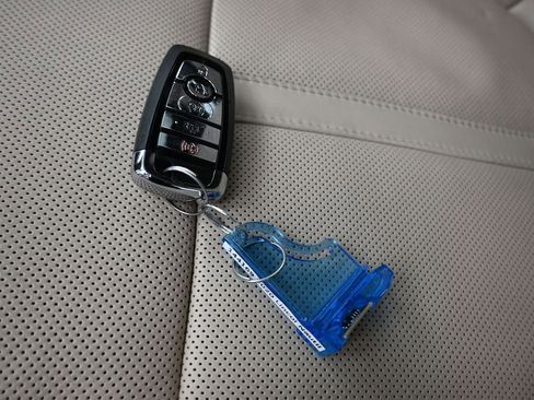 Used 2020 Lincoln Nautilus Reserve w/ Equipment Group 201A image 60