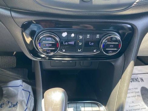 Used 2020 Buick Encore GX Essence AWD/4WD image 24
