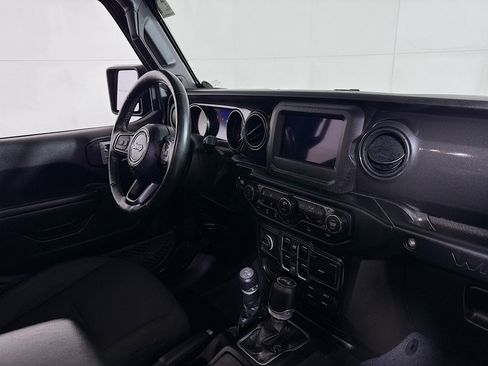 Used 2022 Jeep Wrangler Unlimited Sport image 27