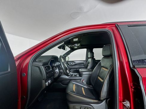 Used 2024 GMC Yukon AT4 w/ Technology Package image 12