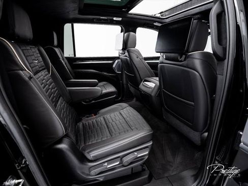 Used 2025 Cadillac Escalade ESV V AWD/4WD image 49