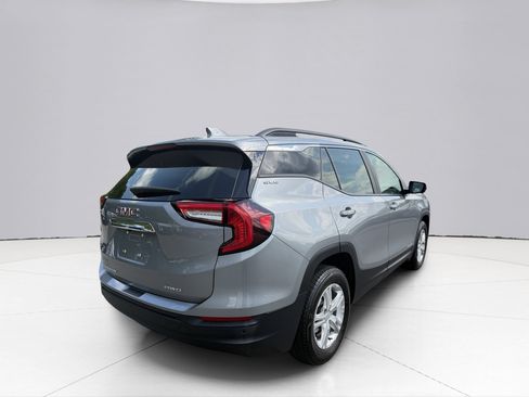 Used 2024 GMC Terrain SLE w/ Driver Convenience Package AWD/4WD image 5