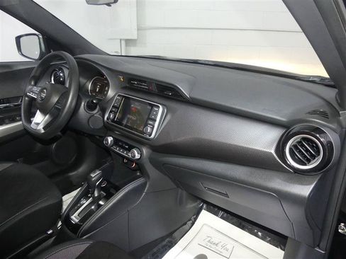 Used 2019 Nissan Kicks SV FWD image 24