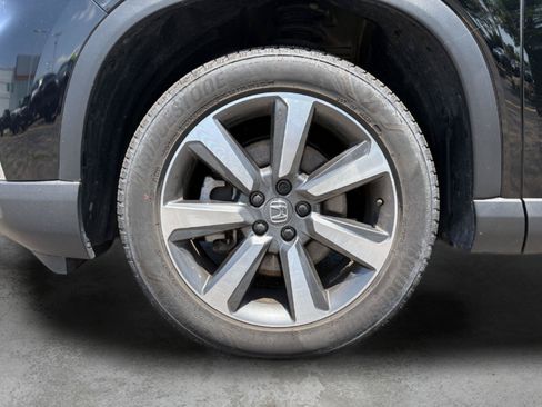 Used 2025 Honda Pilot Elite image 19