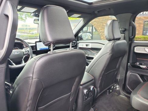Used 2023 Ford Explorer ST-Line AWD/4WD image 27