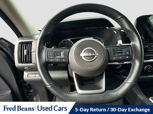 Used 2023 Nissan Pathfinder SL AWD/4WD image 12