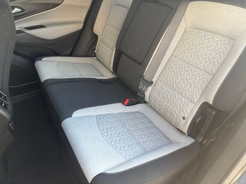 Used 2022 Chevrolet Equinox LS FWD image 31