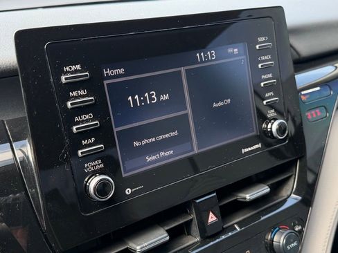 Used 2022 Toyota Camry SE image 19