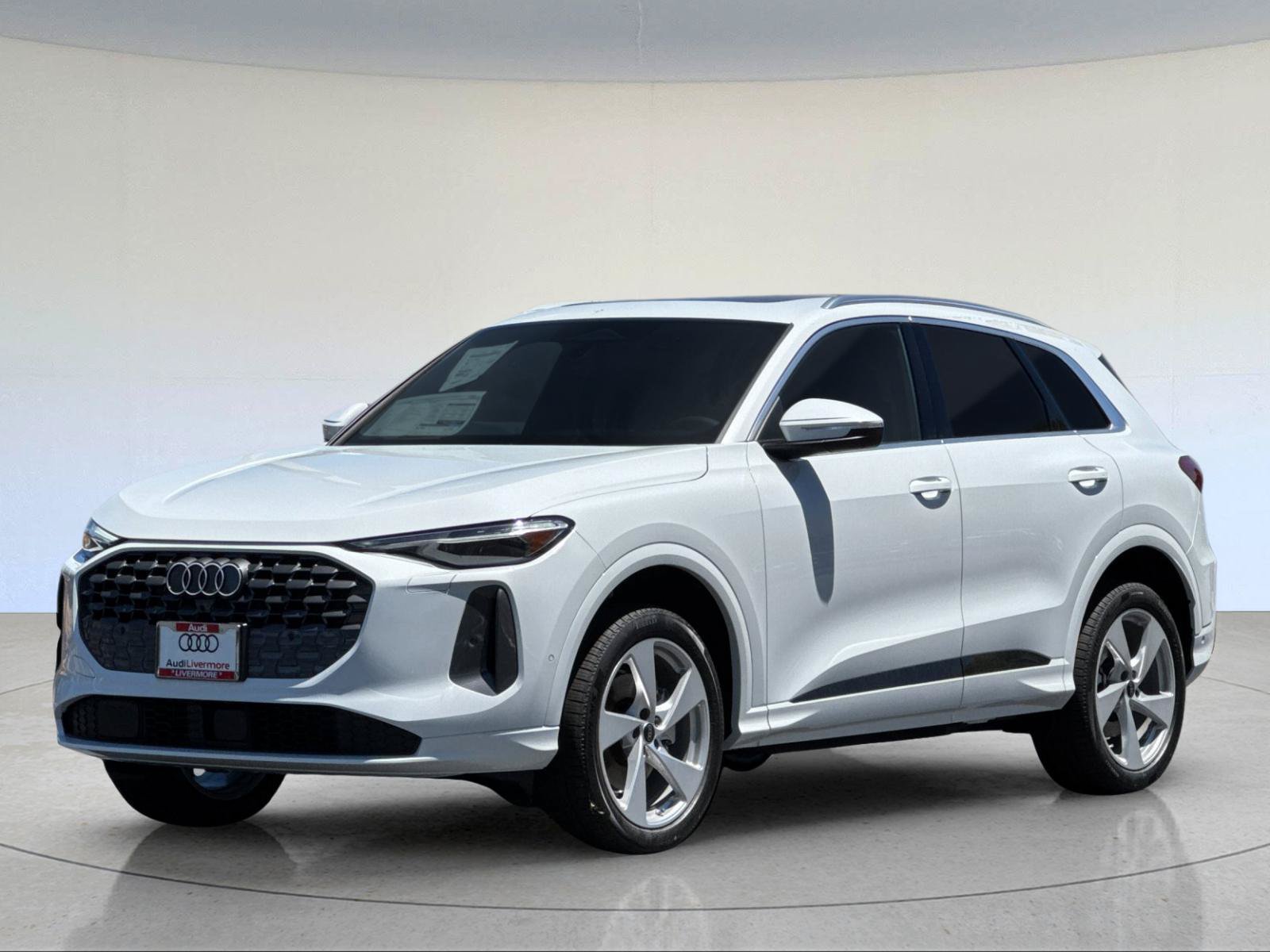 New 2026 Audi Q5 Premium AWD/4WD image 1