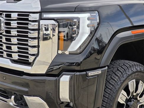 Used 2024 GMC Sierra 2500 Denali w/ Denali Reserve Package image 6