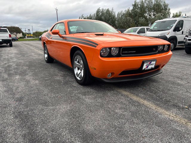 Used 2012 Dodge Challenger R/T RWD image 2