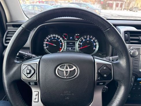 Used 2014 Toyota 4Runner Limited image 22