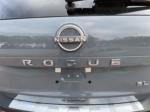 Used 2023 Nissan Rogue SL w/ SL Premium Package image 14