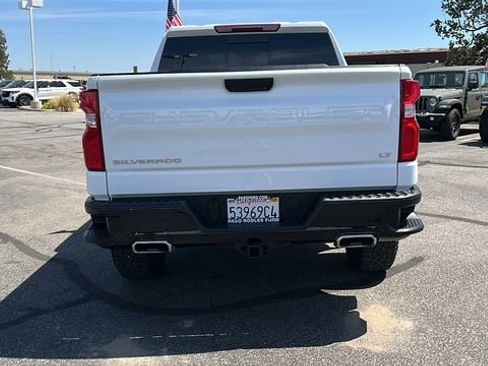 Used 2024 Chevrolet Silverado 1500 LT Trail Boss w/ Convenience Package II AWD/4WD image 4