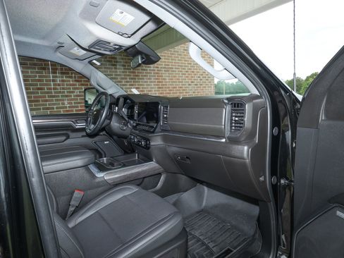Used 2024 Chevrolet Silverado 2500 LTZ w/ LTZ Convenience Package AWD/4WD image 26