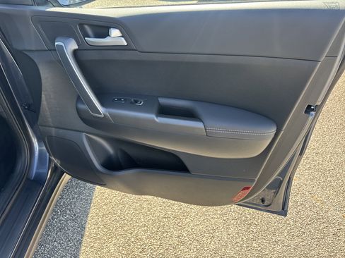 Certified 2022 Kia Sportage LX image 14