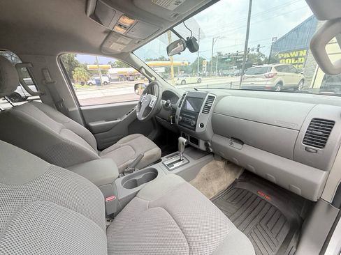 Used 2016 Nissan Frontier SV RWD image 16