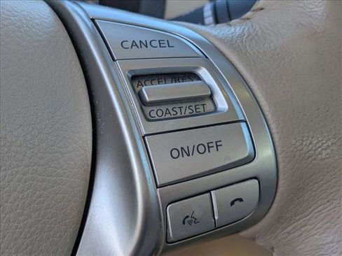 Used 2016 Nissan Altima 2.5 SL w/ Moonroof Package image 11