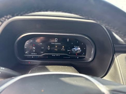 Used 2023 GMC Yukon XL SLT w/ SLT Luxury Package RWD image 6