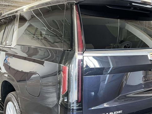 Certified 2023 Cadillac Escalade ESV Luxury image 7