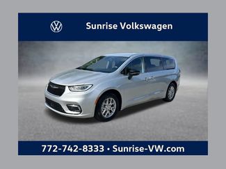 Used 2024 Chrysler Pacifica Touring-L FWD 360° Tour